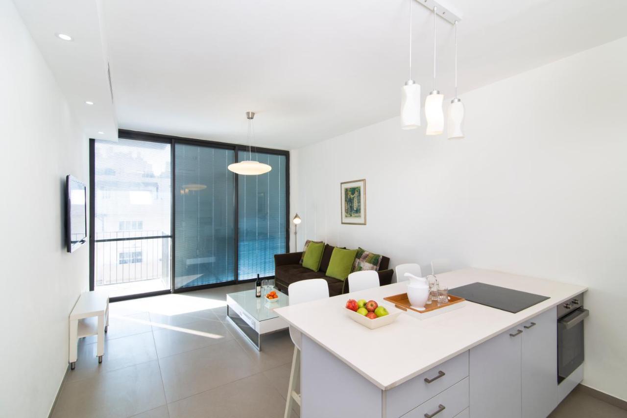 Hilton Bay Apartment With The Shelter テル・アビブ エクステリア 写真