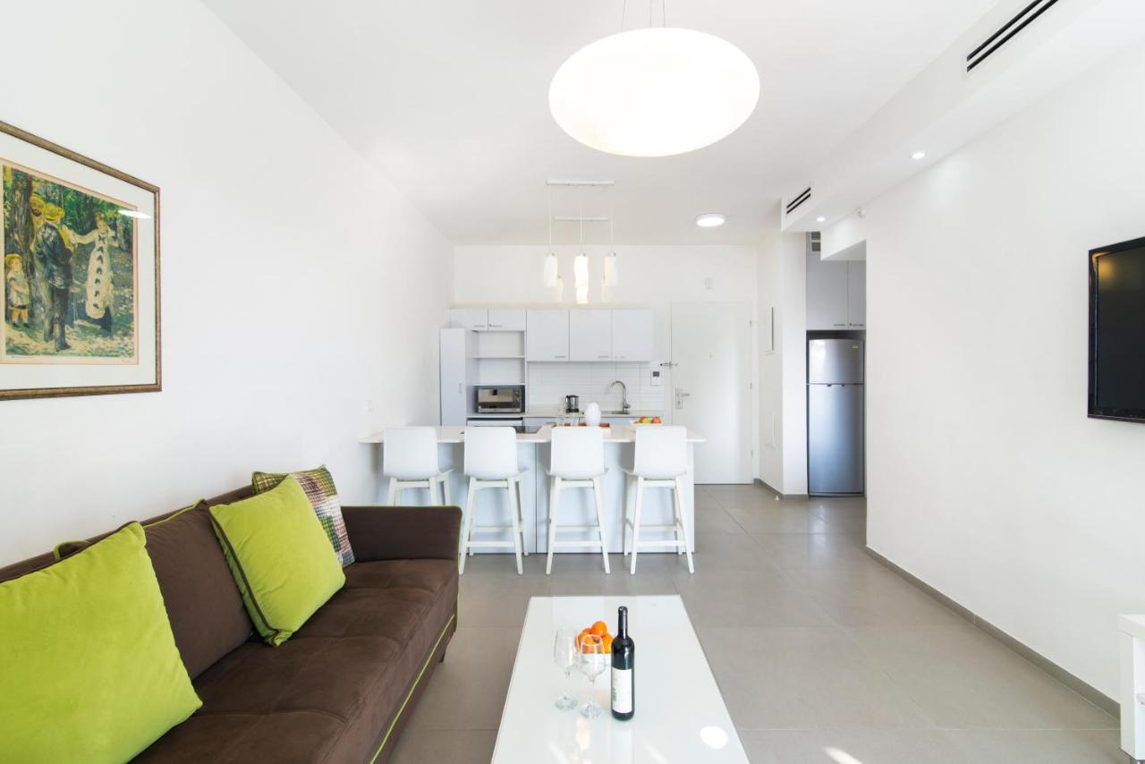Hilton Bay Apartment With The Shelter テル・アビブ エクステリア 写真