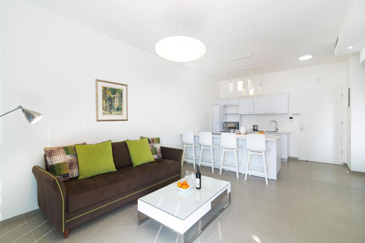 Hilton Bay Apartment With The Shelter テル・アビブ エクステリア 写真